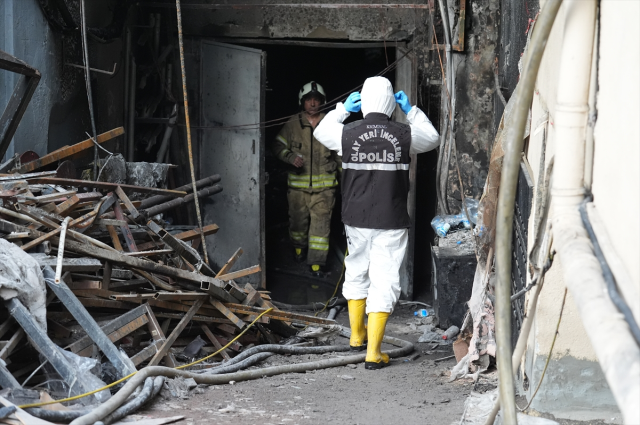 İstanbul'da 29 kişinin öldüğü yangının görgü tanıkları konuştu: İçeri girenleri simsiyah çıkardılar