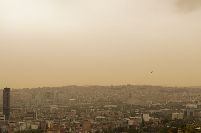 Meteoroloji'den 44 ile toz taşınımı uyarısı! Göz gözü görmeyecek