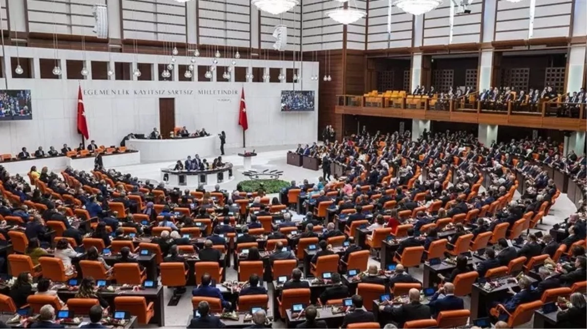 TBMM'de Anayasa mesaisi bugün başlıyor! Kurtulmuş ilk olarak Özgür Özel ile görüşecek