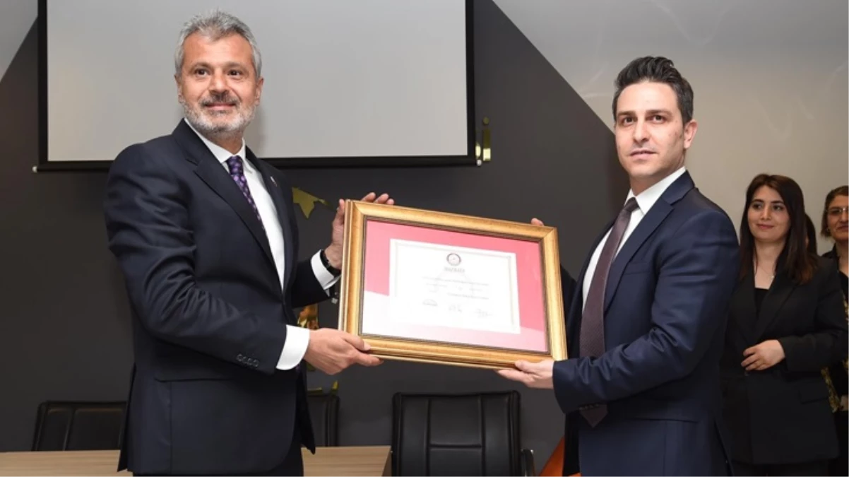 AK Parti ile CHP arasında Hatay krizi! İtiraz süreci devam ederken mazbata Mehmet Öntürk’e verildi