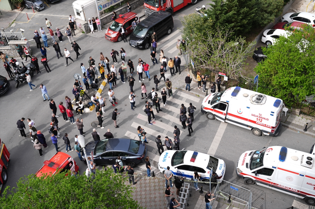 İstanbul'da 29 kişinin öldüğü gece kulübündeki yangının ilk çıkış anı kamerada