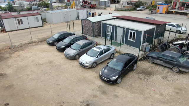 Defne Belediye Başkanı makam araçlarını satışa çıkardı, lüks otomobili iade etti