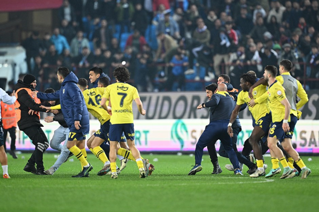 Trabzonspor, Fenerbahçeli futbolculara işlem yapılmamasına tepki gösterdi