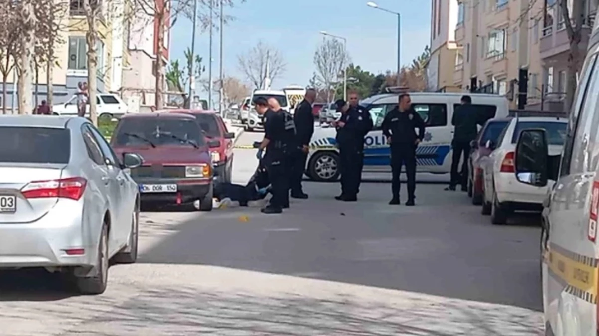 Cezaevi firarisi, eşini öldürmek için gittiği evde polisi görünce kendini vurdu