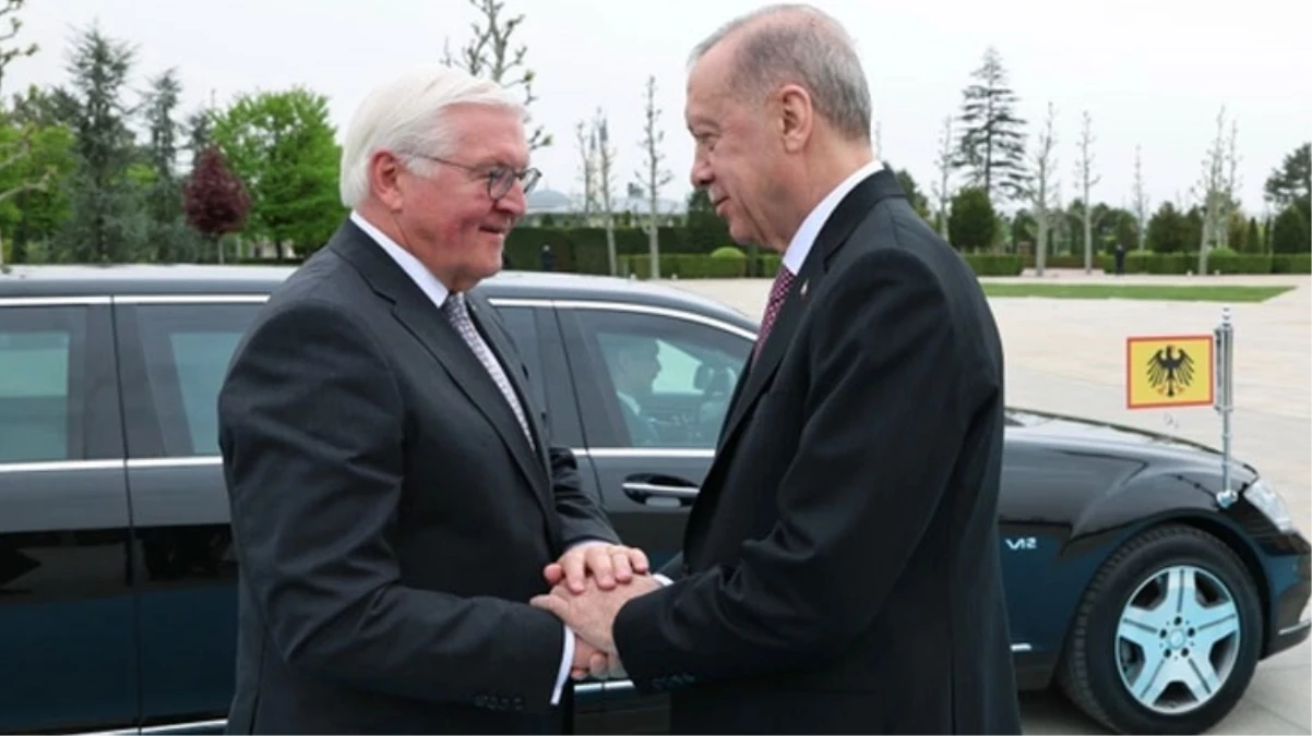 Cumhurbaşkanı Erdoğan, Almanya Cumhurbaşkanı’nı “Naber, how are you?” diye karşıladı
