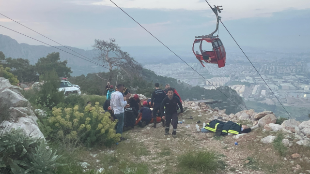 Antalya'da teleferik düştü: 1 ölü, 7 yaralı