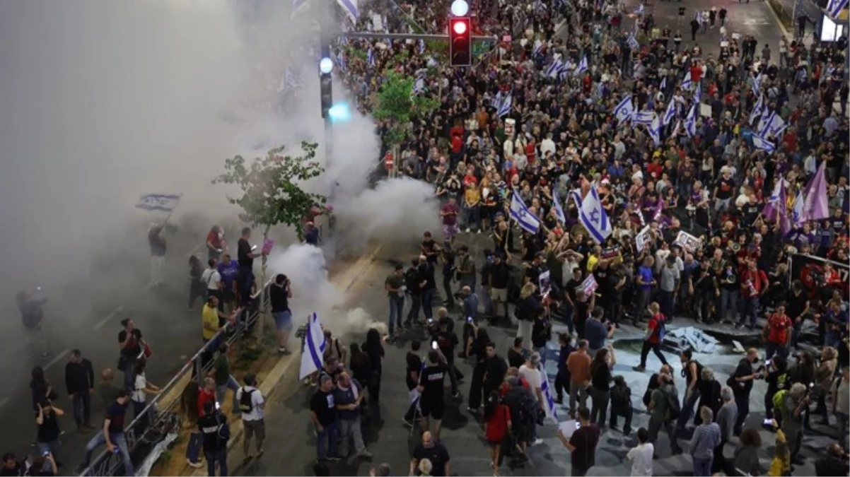 Gazze Şeridi’nde İsrail katliamı devam ederken Tel Aviv sokakları karıştı, halk polisle çatıştı