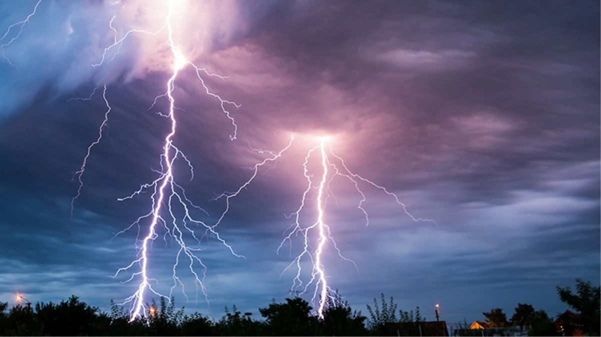 Pakistan’da şiddetli yağışlar sonucu yıldırım düştü: 25 kişi hayatını kaybetti