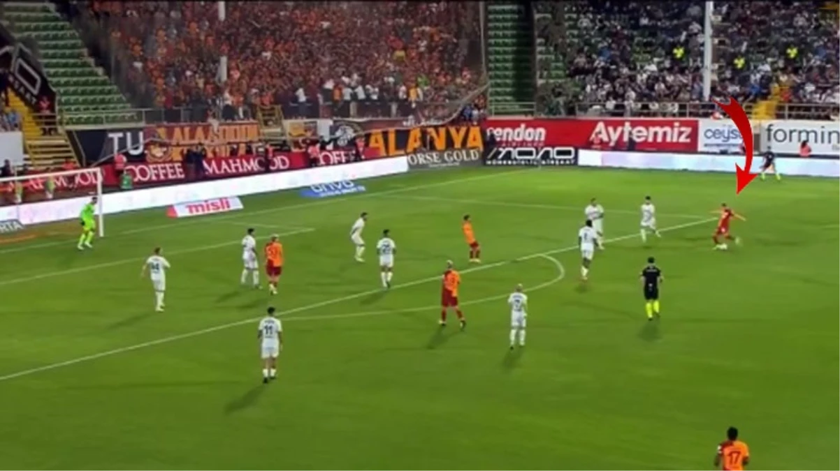 Sen ne yaptın Ziyech! Attığı golü görenler “Yok artık” diyor
