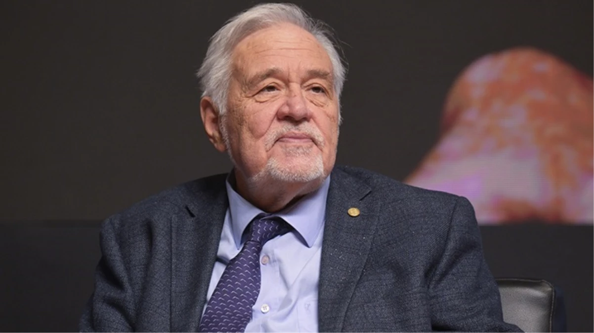 Tarihçi İlber Ortaylı’dan ortalığı karıştıracak Ayasofya çıkışı: Namaz kılmak için gudubet bir bina