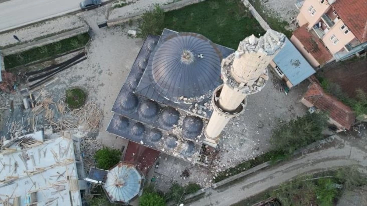 Tokat’ta 5.6’lık depremin izleri gün ağarınca ortaya çıktı