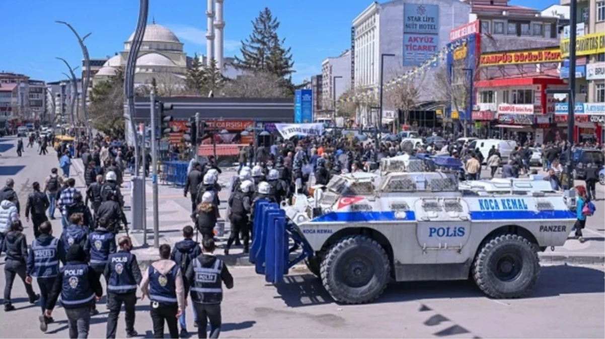 Van’da DEM Parti Eş Genel Başkanları ve beraberindeki gruba polis müdahale etti