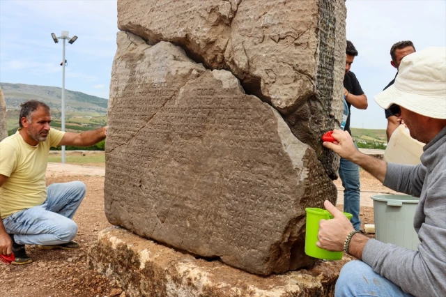 Askeri helikopterlerle taşınmıştı! Tokalaşma anıtı Perre Antik Kenti'nde sergilenecek