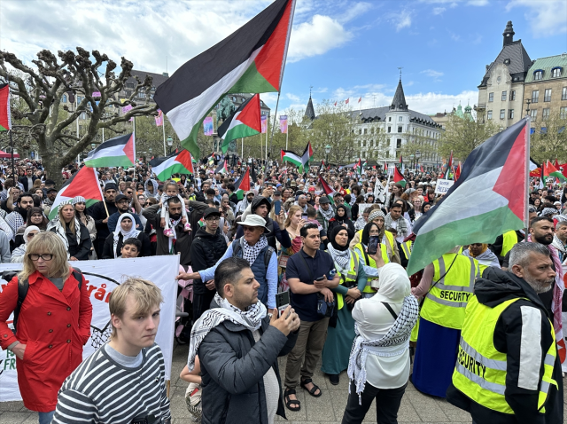 İsveç'te on binlerce kişi, İsrail'in Eurovision Şarkı Yarışması'na katılımını protesto etti