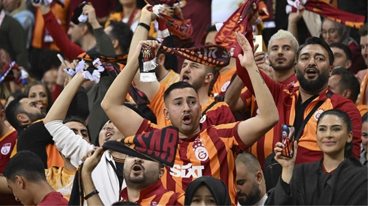 Galatasaray taraftarı, 4 dakikada kombineleri tüketti