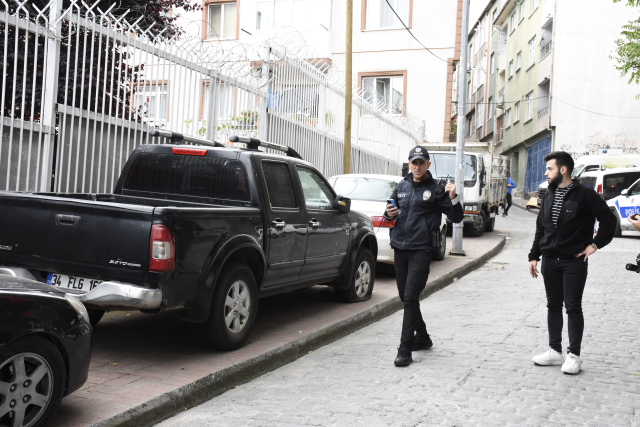 Polis her yerde onu arıyor! 11 aracın lastiklerini bıçakla patlatıp kayıplara karıştı