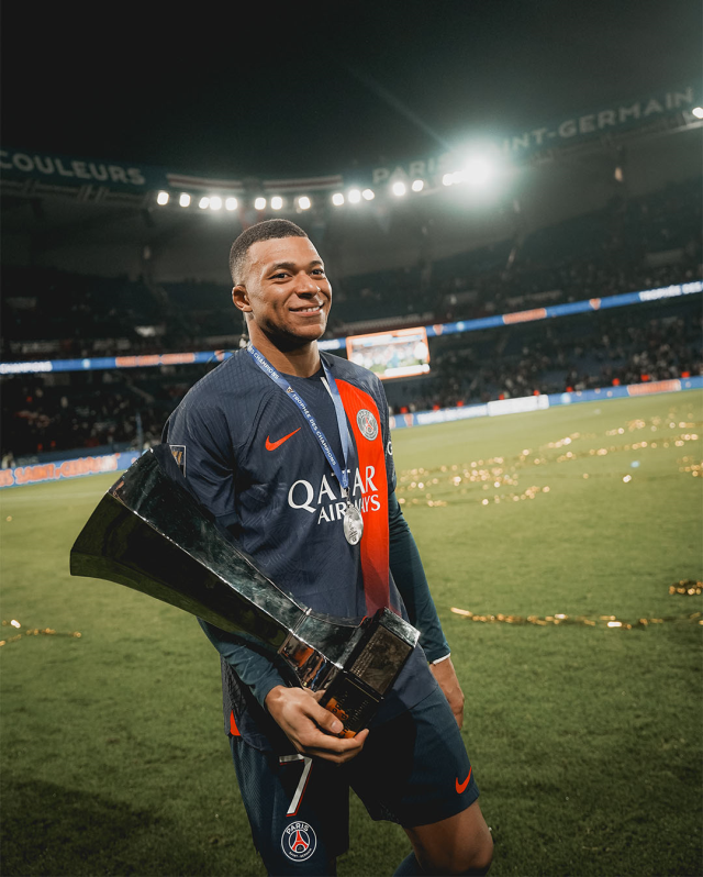 Adım adım Real Madrid'e! Kylian Mbappe, Paris Saint-Germain'e veda etti