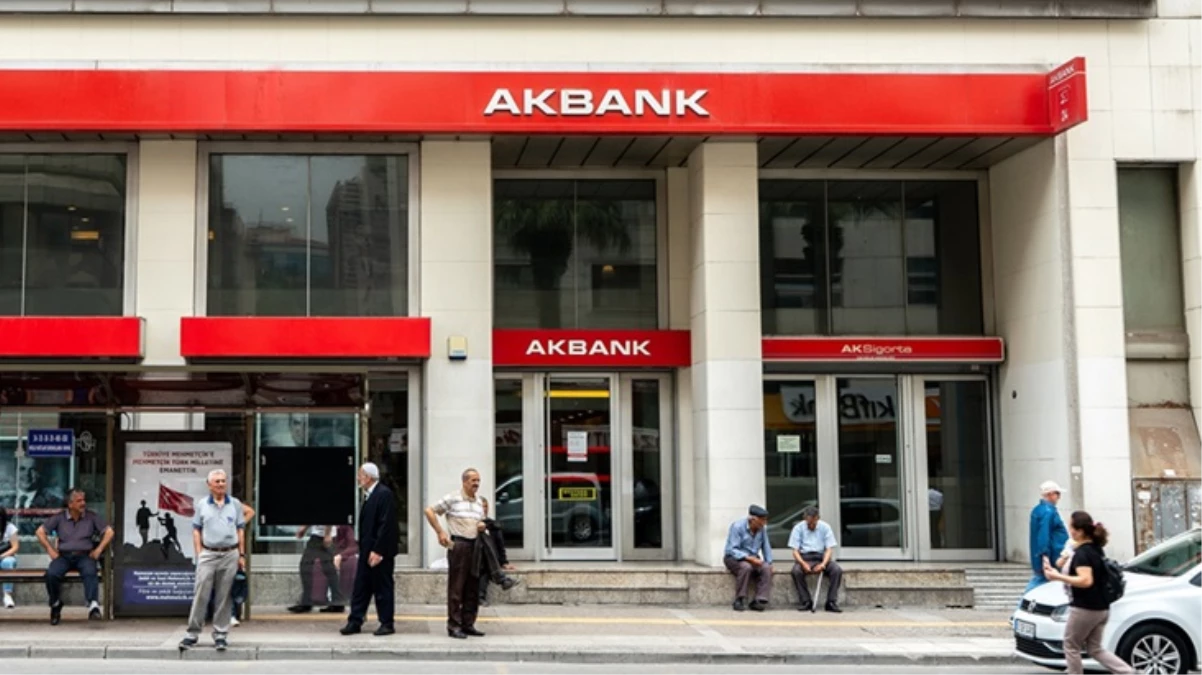 Akbank müşterileri ayaklandı! “Haberimiz olmadan hesabımızdan para çekildi” iddiası