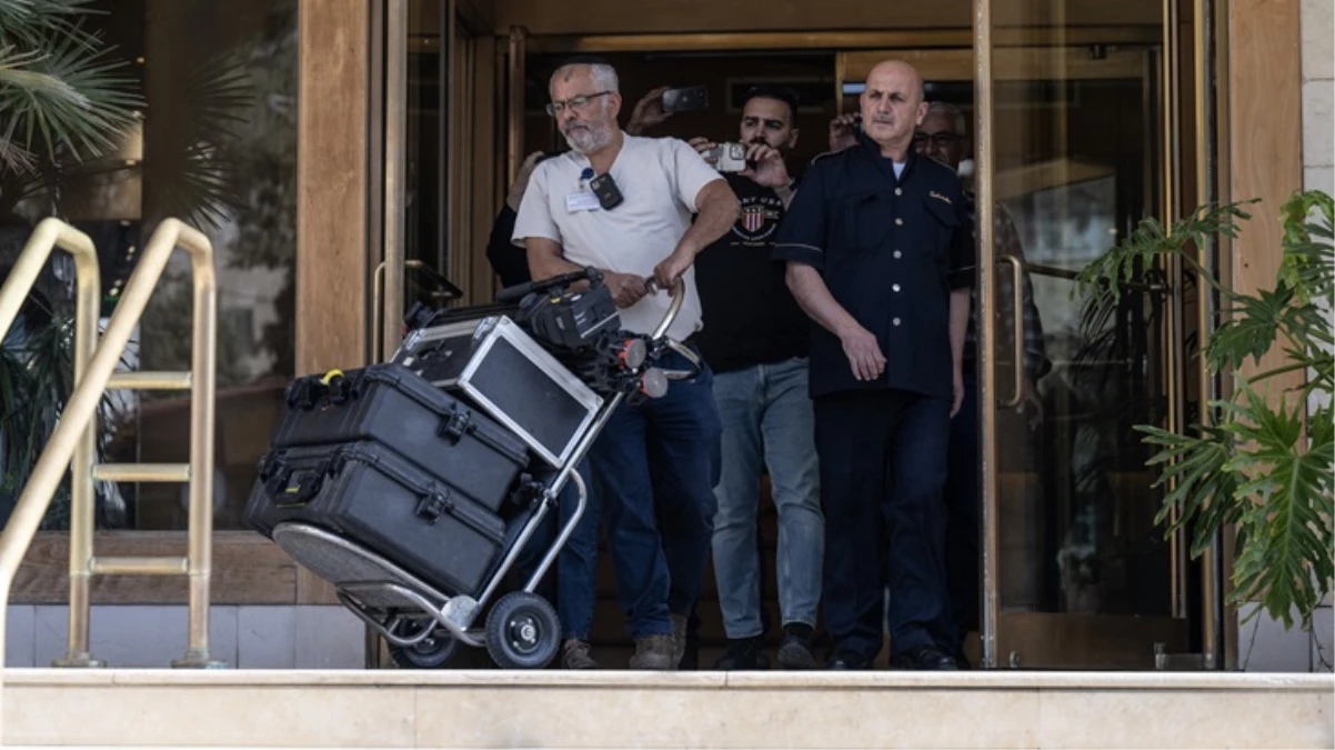 İsrail polisi Al Jazeera’nın Doğu Kudüs’teki ofisine baskın düzenledi