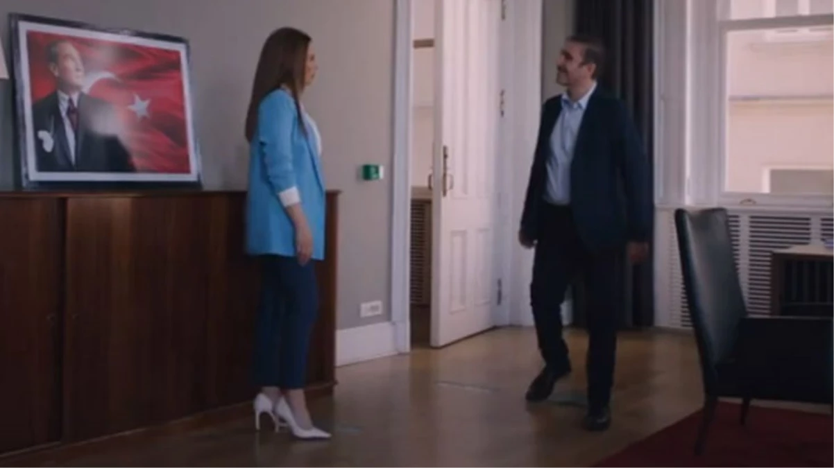 Kızılcık Şerbeti’ndeki Atatürk sahnesi sosyal medyayı salladı: Aksesuar değil o