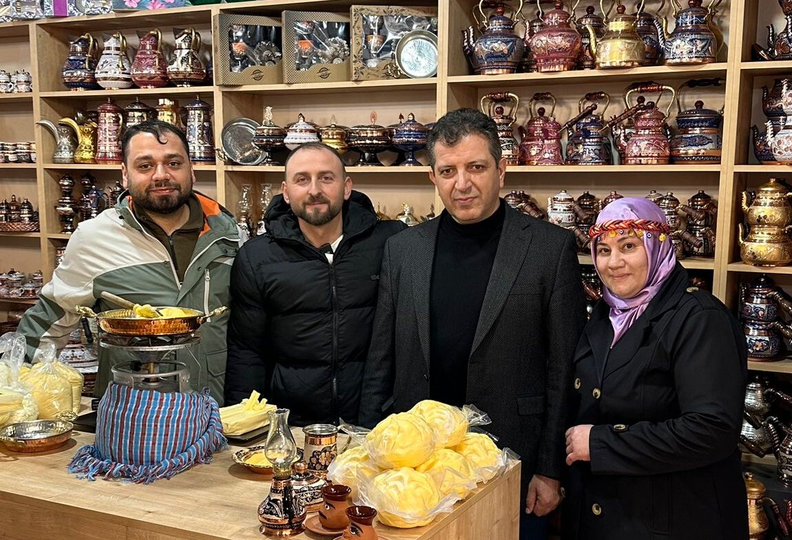 BALIKLA KONUŞAN ADAMDAN HAUNEDY’DE KUYMAK ŞOVU