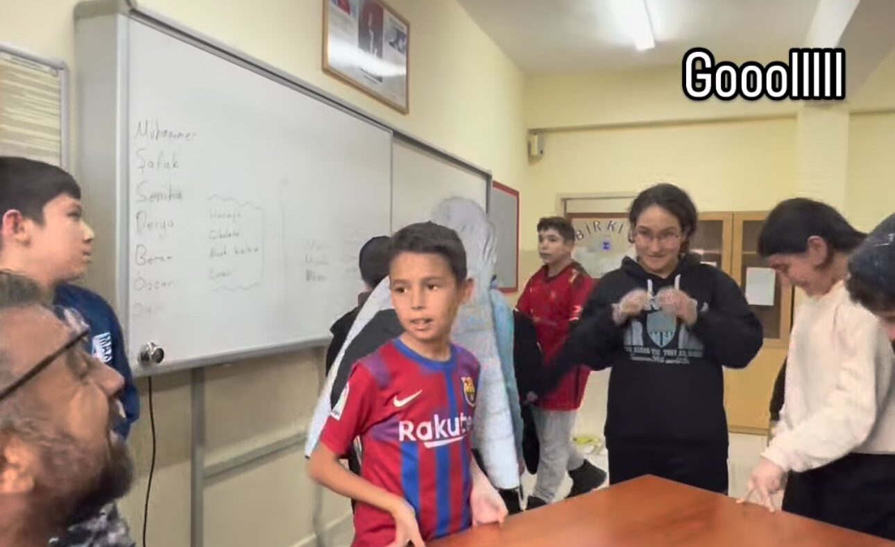 Askıda İyilik: Yardımseverlik ve Eğitim Bir Arada
