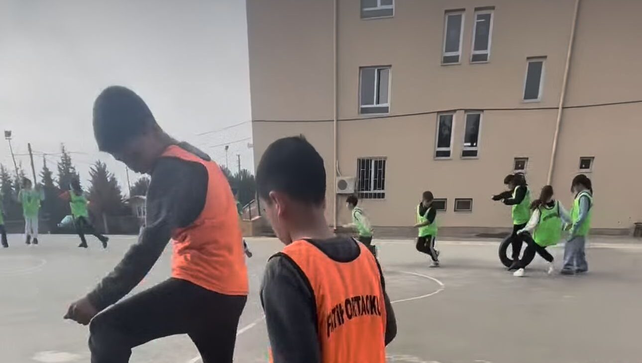 Askıda İyilik: Yardımseverlik ve Eğitim Bir Arada