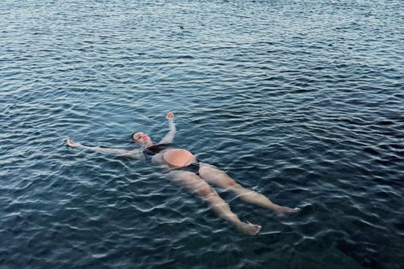 Doğum için gün sayıyor! Oyuncu Meriç Aral’dan yeni hamilelik pozu