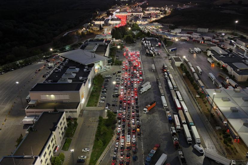 Kapıkule Sınır Kapısı’nda dönüş yolundaki gurbetçi: Gelip ülkeye döviz bırakıp gidiyoruz