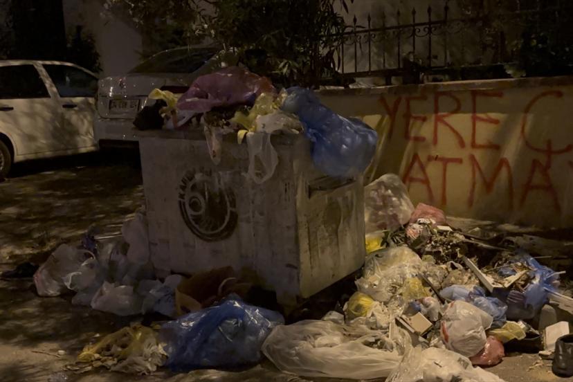 Kartal’da Çöp Krizi: CHP’li Belediye İşçileri Maaş ve İkramiye Sorunu Nedeniyle İş Yavaşlattı