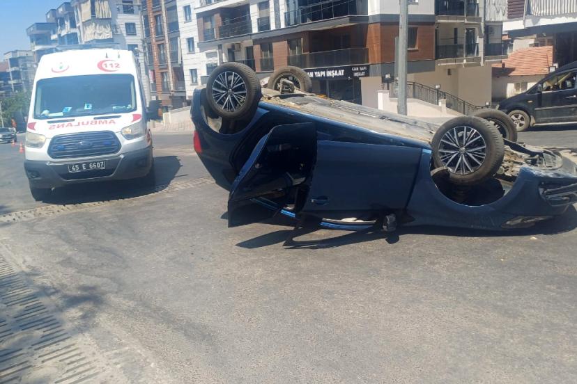 Manisa’da takla atan aracın sürücüsü yara almadan kurtarıldı