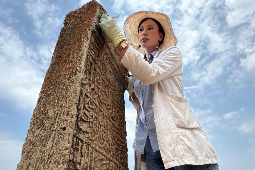 Van’daki Selçuklu Mezarlığı’nda 6 yeni mezar gün yüzüne çıkarıldı