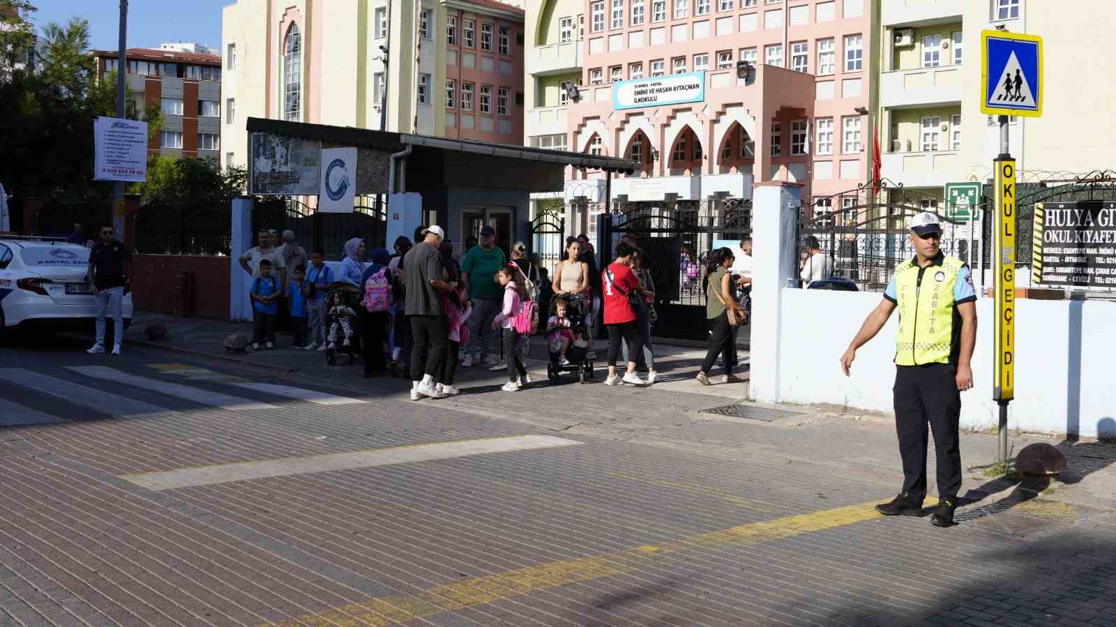 Kartal’da Okul Çevrelerinde Trafik Güvenliği Uygulamaları Devam Ediyor