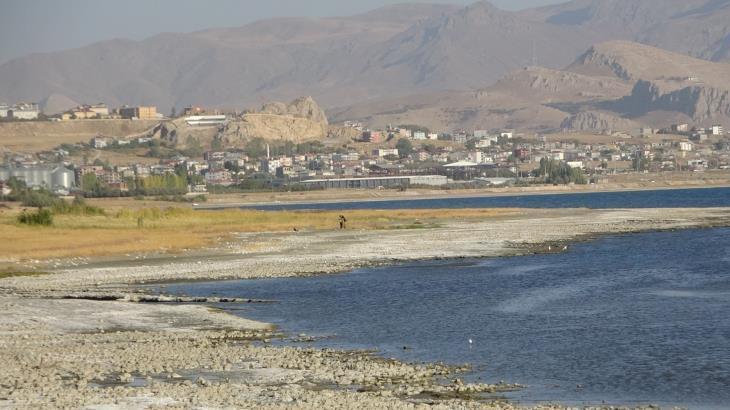 Van Gölü Kuraklıkla Mücadele Ediyor: Doğu Kıyılarda Haritalar Değişiyor