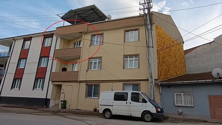 Bursa İnegöl’de 2 Yaşındaki Çocuk Balkondan Düştü, Durumu Ağır