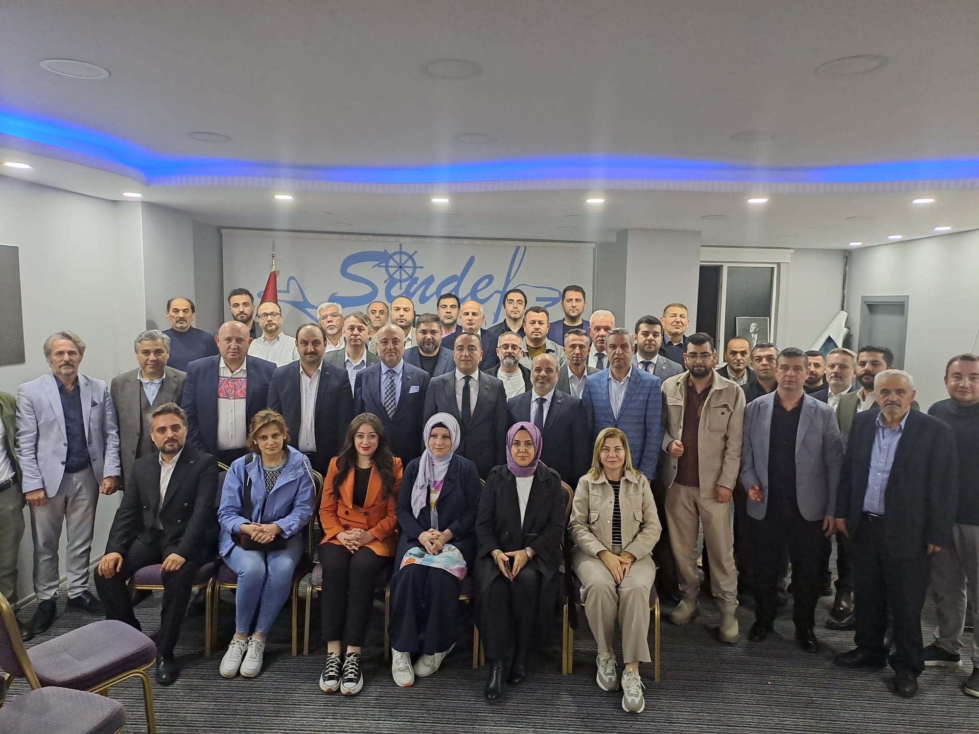 ANAHTAR PARTİSİ TEŞKİLATI’NDAN SİNDEF’E NEZAKET ZİYARETİ: HEMŞEHRİLERLE DAYANIŞMA VURGUSU