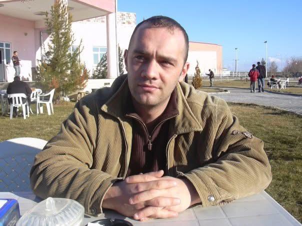 MİRHAT BUDAK: KELİMELERLE KURULAN BİR AŞK DÜNYASI