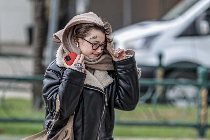 Bursa’da Kuvvetli Rüzgâr Hayatı Olumsuz Etkiledi