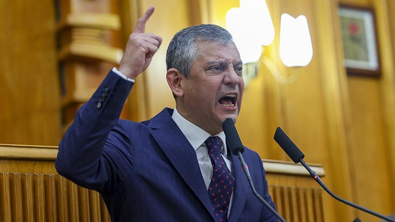 CHP Lideri Özgür Özel’den Tarhan’a Rozet Töreni ve Ülke Gündemine İlişkin Açıklamalar