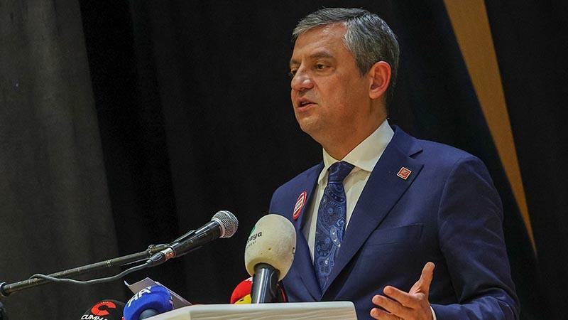 Özgür Özel’den sert çıkış: “Yargı sopaya döndü, gazeteciler susturuluyor!”