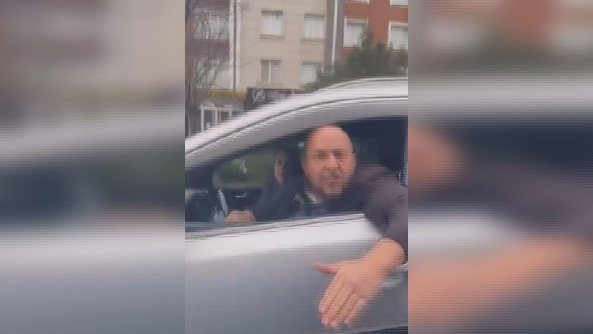 Beylikdüzü’nde Dehşet: “Arabada Çocuğum Var” Diyen Kadına Trafik Saldırısı!