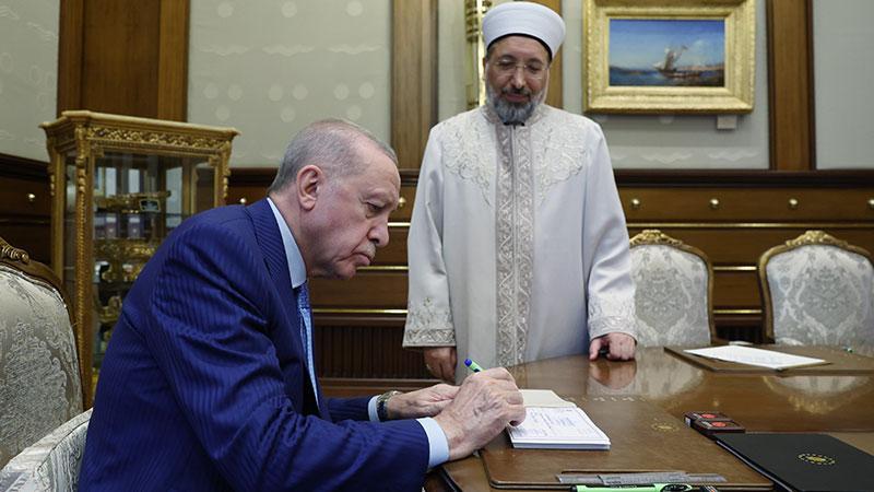 Cumhurbaşkanı Erdoğan’dan Kurban Vekâleti: Diyanet Vakfı’na Bağışladı