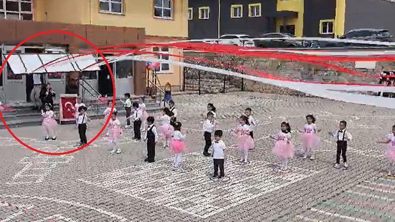 Anaokulunda Korku Dolu Anlar: Rüzgar Tabelayı Öğrencilerin Üzerine Savurdu