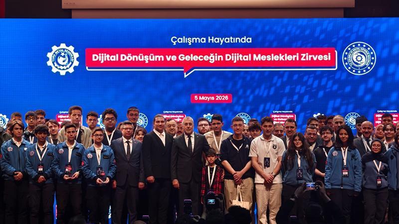 Bakan Işıkhan: “Dijital dönüşümde kimse geride kalmamalı”