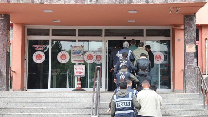 KARABÜK MERKEZLİ 8 İLDE DEV OPERASYON: SANAL REKLAM TUZAĞIYLA 87 MİLYON TL ÇARPAN “YATIRIM” ÇETESİ ÇÖKERTİLDİ!