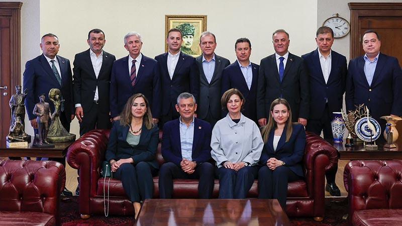 CHP’li Büyükşehir Belediye Başkanlarından Ortak Açıklama: “Özgür Özel’in Yanındayız”