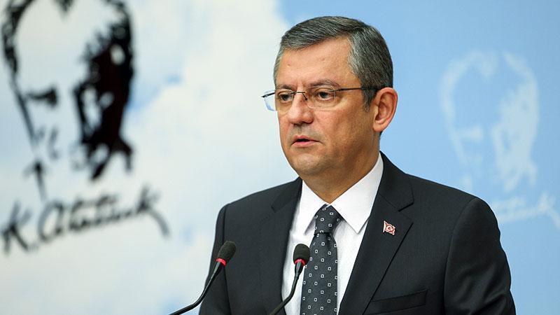 ÖZGÜR ÖZEL’DEN GÜNDEM YARATAN ARAÇ AÇIKLAMASI! “EVİ CAMDAN OLAN BAŞKASINA TAŞ ATMASIN”