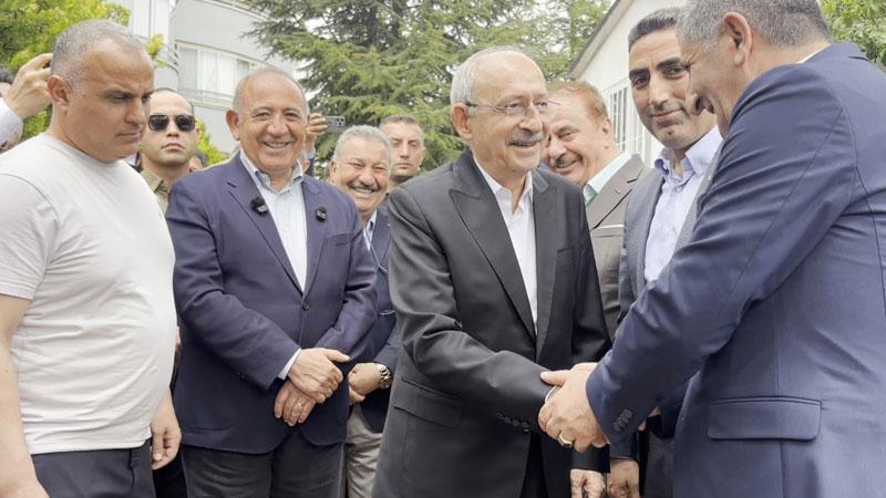 Kılıçdaroğlu Bayramın 2. Gününde Partililerle Bayramlaştı