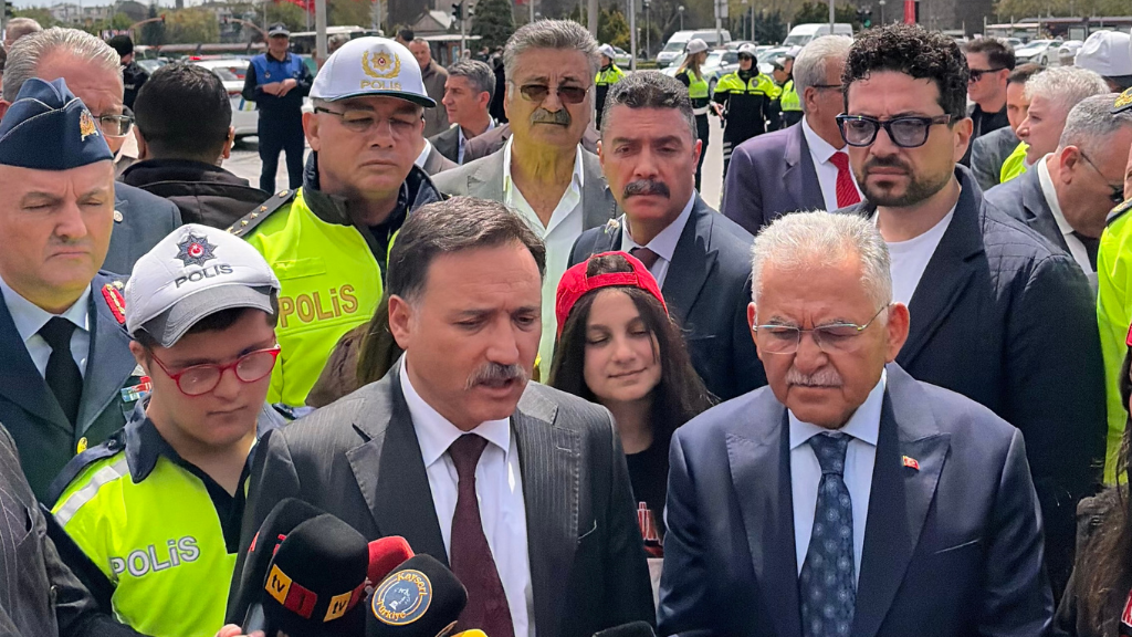 Mister Carpets Trafikte Farkındalık İçin Dev Yaya Geçidi Halısı Tasarladı