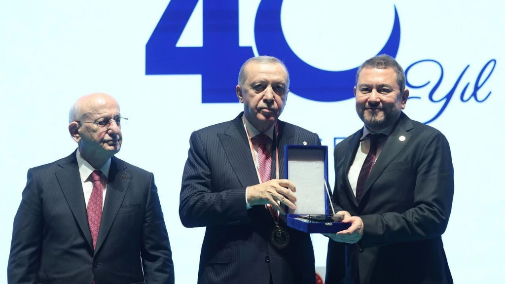 NAZIM TORBAOĞLU: CUMHURBAŞKANI ERDOĞAN’DAN ÖDÜL ALDI